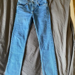 Raka jeans från Twist & Tango - Säljer dessa blå jeans från Twist & Tango, fåtal gånger använda och utan några defekter❣️