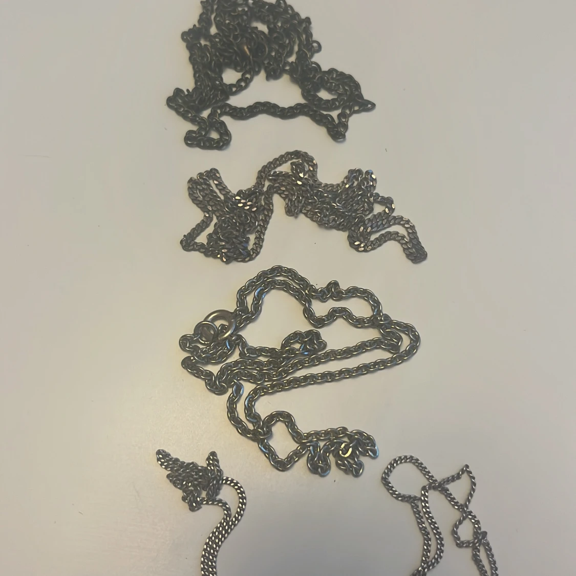 4 st rostig, silver färg kedjor