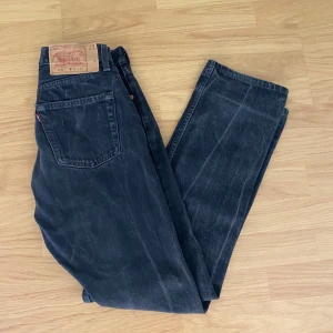 Vintage Levis 501 jeans  - Säljer nu dessa feta vintage Levis 501 jeans. Skick  8/10. Pris kan diskuteras. Vid några frågor är de bara och skriva. 