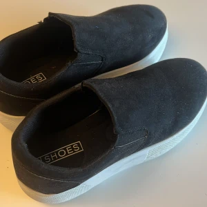 Sneakers från Nelly  - Sneakers köpta från Nelly! Skriv vid funderingar 💓💓