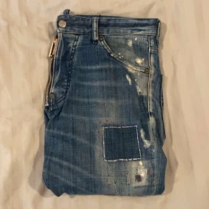 Dsquared2 jeans - Säljer för dom har blivit för små för mig 