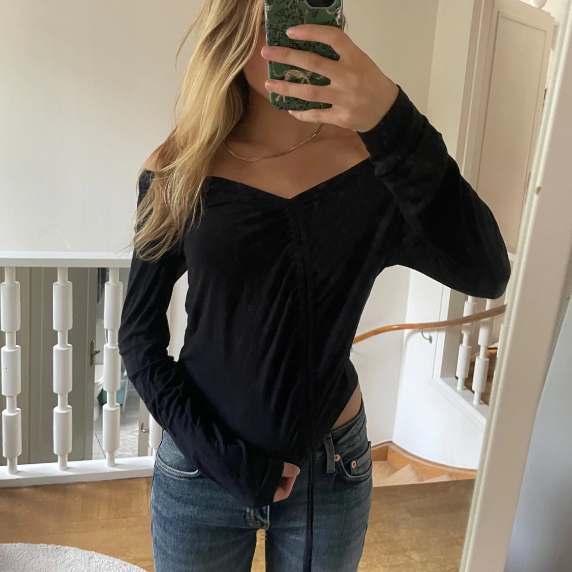 Justerbar svart tröja