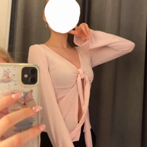 Rosa knytblus 🎀 - Super gullig rosa knytblus från Gina Tricot. 🌸 Använt skick 💓