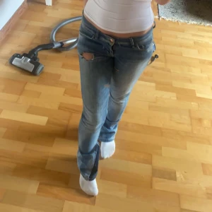 Bootcut jeans  - Säljer dessa Bootcut jeans som jag har sytt själv Bootcut. Säljer dessa då jag har flertal jeans som är liknande de jeansen💘 storlek W29 L32