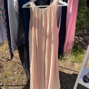 Oanvänd Filippa k klänning - Super super snygg klänning från Filippa K!