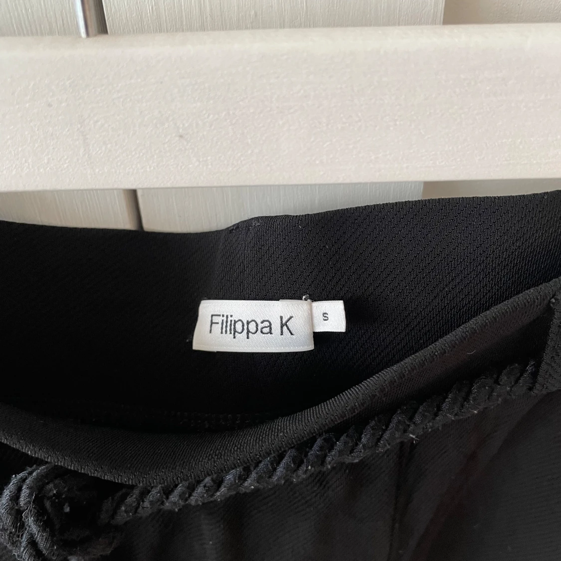 Filippa K svart kjol - 90