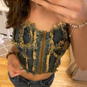 Assnygg jeanstopp - Festlig jeanstopp köpt ifrån Urbans Outfitters, knappt använd🤍