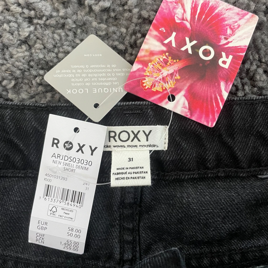 Svarta/gråa lågmidjade jeans shorts - 91