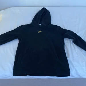 Nike hoodie - Varm luvtröja till vinter