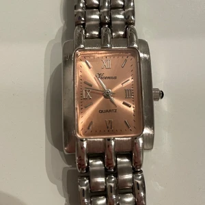 Vintage stainless steel klocka - Superfin vintage Quartz klocka från Vicenza. Skicket är bra. Batteri måste bytas!! Två extra länkar följer med.