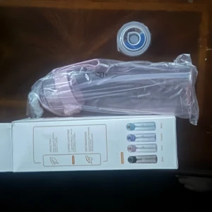 Air up + en pod - Air up med en cola pod. Pris bud. Finns i Örebro kan skickas mot porto 