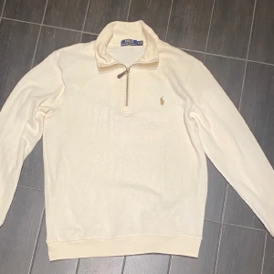Ralph Lauren Half Zip - Bra skick  Storlek: S