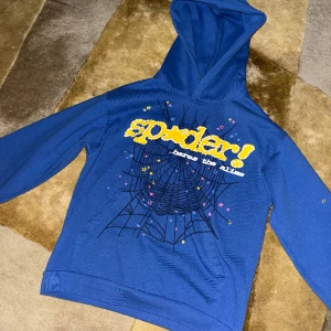 Sp5der Hoodie TC Blue - Spider worldwide Hoodie, ”TC Blue” Fetaste hoodien, skön material. Har endast haft på fåtal gånger. Nyskick!
