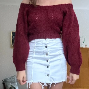 Vinröd croppad stickad topp - Vinröd croppad stickad topp