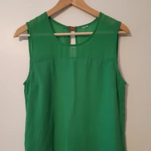 Sommarlinne - Skönt och luftigt linne, knappt använt.