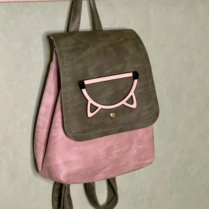 Cat backbag✨ - En jättesöt och gullig rosa ryggsäck med kattöron!🧚🏻Använd några gånger🌱 