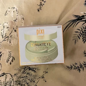 Eye patches  - Helt oanvända 💕 Original priset var 230