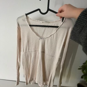 Oddmolly tröja - En jätte fin tröja från oddmolly. Bra skicka. Skicka för fler bilder eller information. 