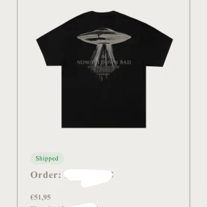 Taylor Swift Down Bad merch - oanvänd! storlek xs men sitter mer som s. skriv om frågor, egna bilder osv. 