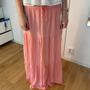 Söt Långkjol  - Rosa korallig Långkjol❤️