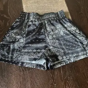 Svin snygga shorts , som är super sköna dom är från newyorker 