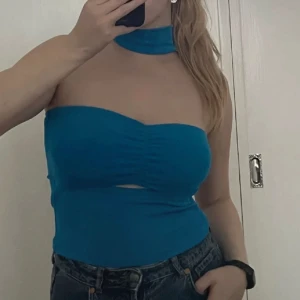 Festtopp - Säljer denna fina festtopp perfekt till sommarens festivaler!💓