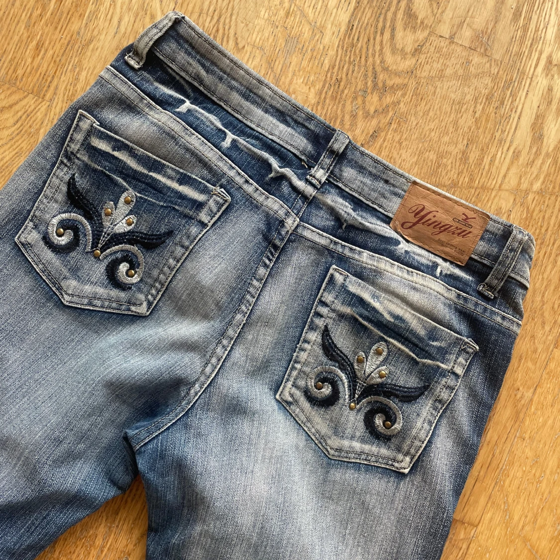 Lågmidjade boutcut jeans  - 91