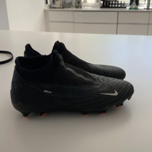 Nike phantom gx fotbolsskor - Bra skick. Nypris: 750 kr. Pris kan diskuteras. 