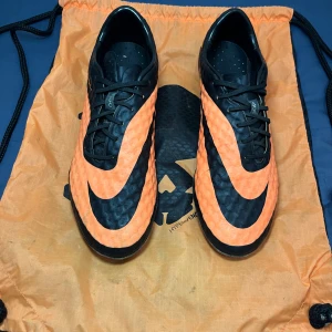 Nike Hypervenom 1 FG ACC - Nike Hypervenom Phantom 1 FG ACC “Bright Citrus”🍊, Skick- 9/10 (Väskan till skorna ingår)