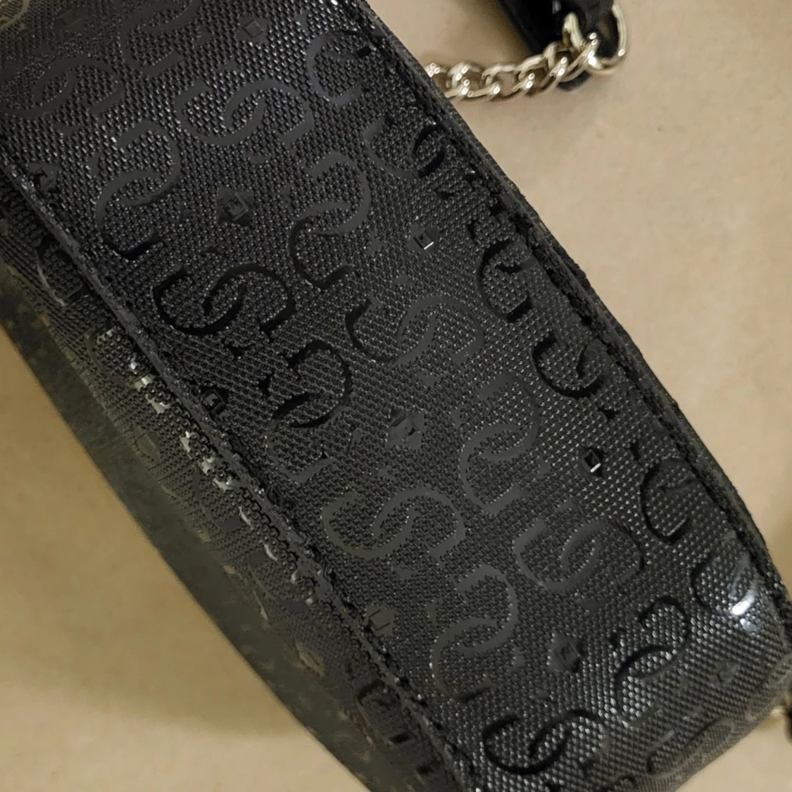 Väska från GUESS - 91