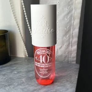 Sol de Janeiro nr 40 - Säljer en body mist som inte är använd.  Det var inte riktigt min doft och har aldrig använt.  90 ml