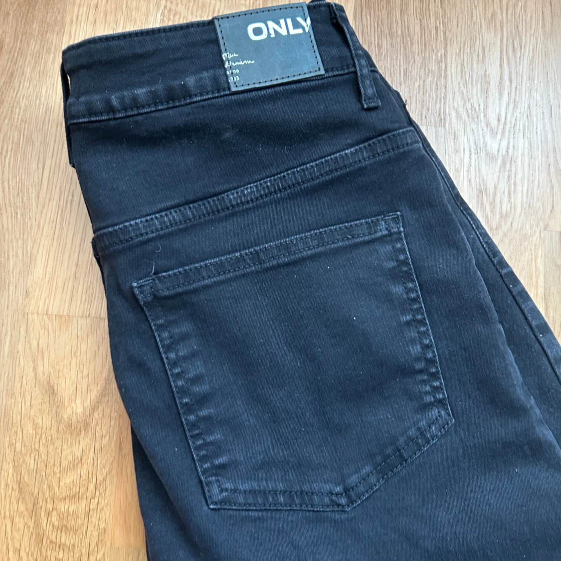 Svarta jeans, ONLY, strl XL/’’32 - 91