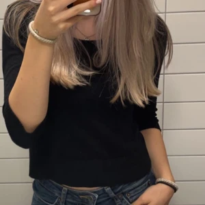 Trekvartsärmad tröja - Så fin trekvartsärmad tröja från banned retro som inte längre kommer till användning💗fint skick! Storlek S men passar även xs:)