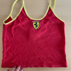 Ferrari linne - Sjukt coolt och snyggt linne! Toppskick 