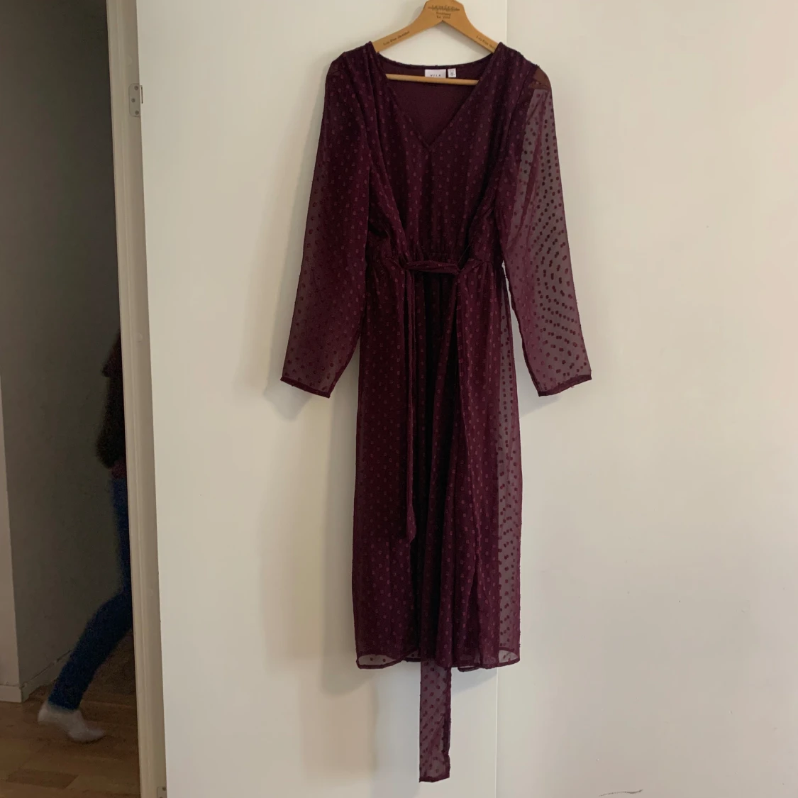 Vin röd klänning till salu  - 90