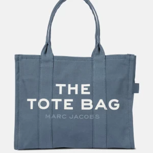 MARC JACOBS TOTE BAG - säljer min jätte fina tote bag perfekt skolväska till skolstarten får plats med allt och jätte fin pris kan diskuteras. Ny pris 3450kr