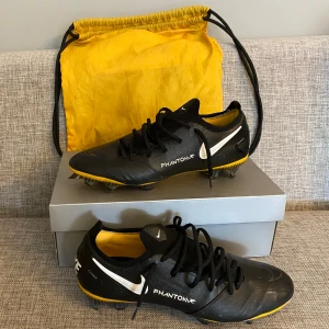 Nike phantom  - Nike phantomluna, storlek 43, pris 2300 kr.