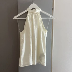 Halterneck topp - Snygg!!