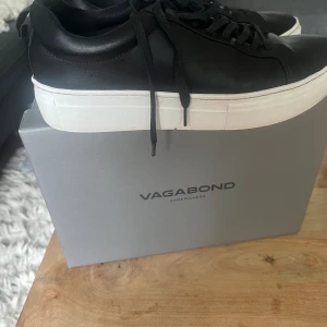 Vagabond skor - Mycket fina skor som har växt ut mig .  Skick 8,5/ 10. Storlek:40  Box ingår📦 