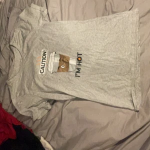 Tshirt - Köpt ifrån dollarstore men den sitter för tajt vid armarna