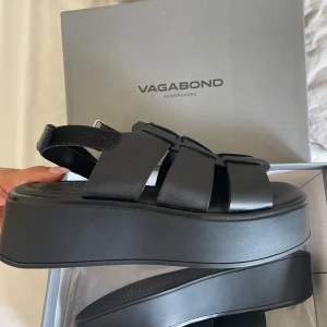 Oanvända Vagabond sko platå storlek 38 - Stl 38 oanvända köptes för 1100 kr