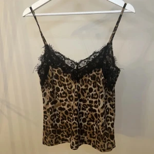 Leopard linne - Säljer påbegynd av att de inte riktigt är min stil längre❤️