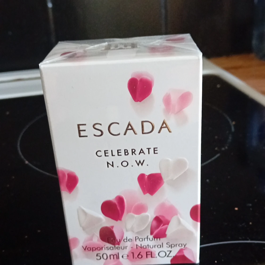 Escada celebrate