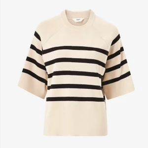 Randig stickad tröja  - Säljer min super fina randiga stickade tröja från object eftersom att den inte kommer till användning! I storlek S💕