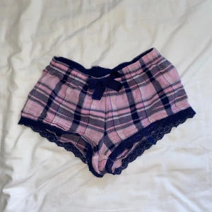 Pyjamasbyxor  - Säljer dessa Pyjamasshorts från Hampton rublic i storlek 146/152