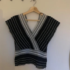 Topp - Super fin och unik top som inte kommit till användning🩷🩷aldrig använd