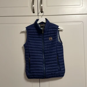 Colmar väst till salu 🙌 - Colmar väst,10/10 skick, inga defekter. Mitt pris-650, nypris-1600. Pris kan diskuteras🤝