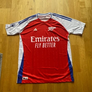 Bukayo Saka Arsenal Fotbollströja - Har aldrig använt och pris kan diskuteras 