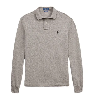 Ralph lauren  - Skick 10/10 Storleken är M men skulle säga att den Passar 170-180 bäst  Pris kan ej diskuteras (skriv vid intresse)