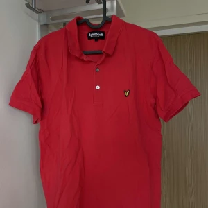 Lyle & scott pike - Inga defekter. Storlek L men är mer som en M